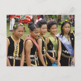 Mädchen in Kostüm Postkarte