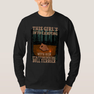 Mädchen ins Camping mit ihrem Brettler-Stier T-Shirt