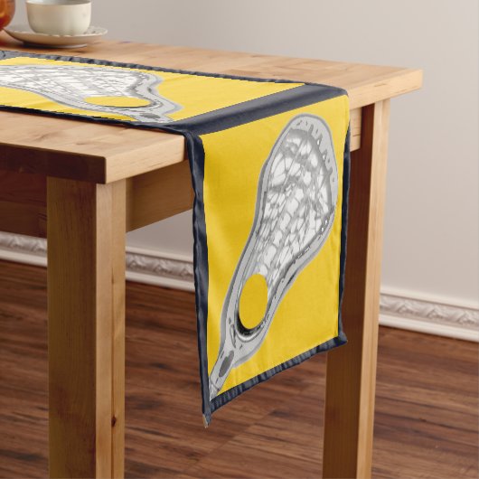 Mädchen Lacrosse Kurzer Tischläufer (Beispiel)