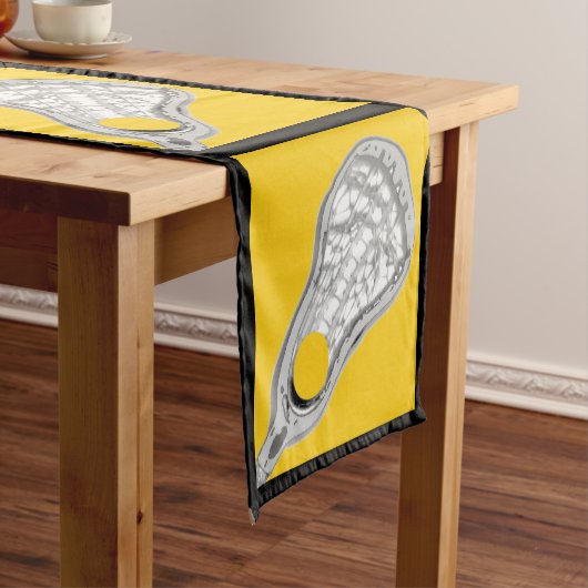 Mädchen Lacrosse Kurzer Tischläufer (Beispiel)