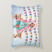 Mädchen mit 2 kleinen Hirschen- und Weihnachtslich Dekokissen (Vorderseite(Vertikal))