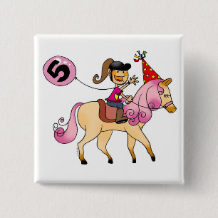 Mädchen mit 5-Jährigen auf einem Pony Button