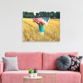 Mädchen mit amerikanischer Flagge Leinwanddruck (Insitu (Wohnzimmer))