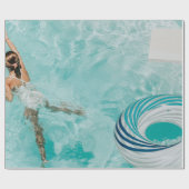Mädchen mit Badeanzug und Badeanzug im Schwimmbad Geschenkpapier (Flach)