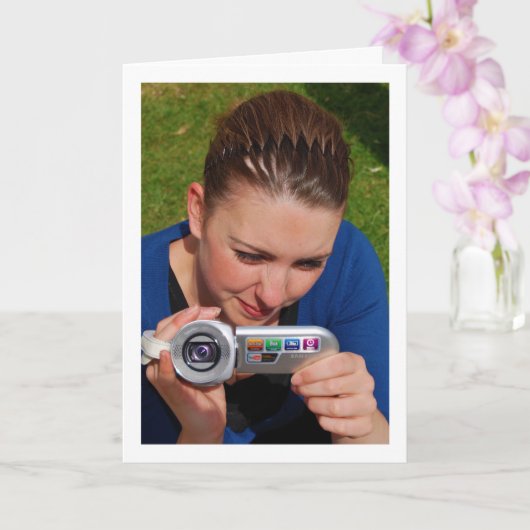 Mädchen mit Camcorder Portrait Karte (Orchidee)