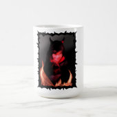 Mädchen mit einem devilischen Lächeln Kaffeetasse (Mittel)