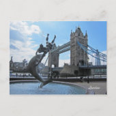 Mädchen mit einer Dolphin- und Tower Bridge-Postka Postkarte (Vorderseite)