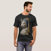 Mädchen mit einer Perlenohrring-Katze T-Shirt (Vorne ganz)