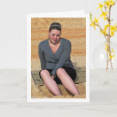 Mädchen mit Füßen in den Sand Karte (Gelbe Blume)