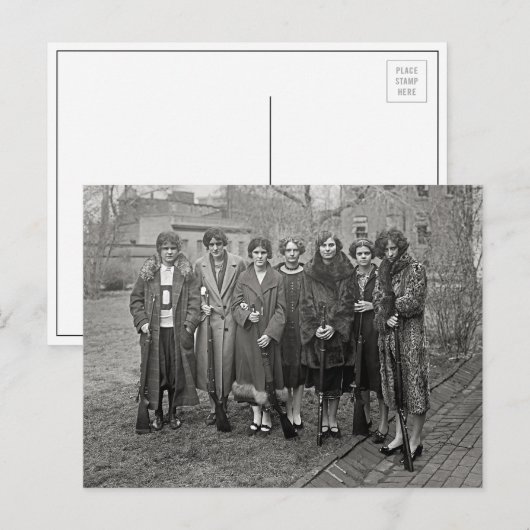 Mädchen mit Gewehren, 1925 Postkarte (Vorne/Hinten)