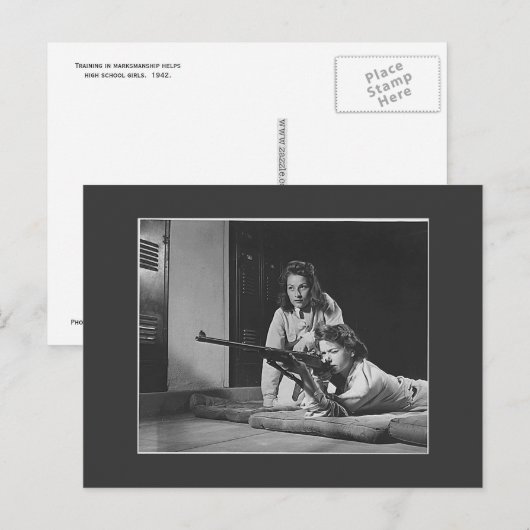 Mädchen mit Gewehren, 1940er Postkarte (Vorne/Hinten)