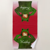 Mädchen mit Green Frog Hoody Zeichnend Individuell Strandtuch (Vorderseite)