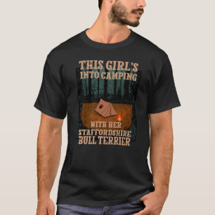 Mädchen mit ihrem Staffordshire Bull Terrier zelte T-Shirt
