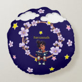 Mädchen mit ihrer Fantasie Rundes Kissen (Rückseite)