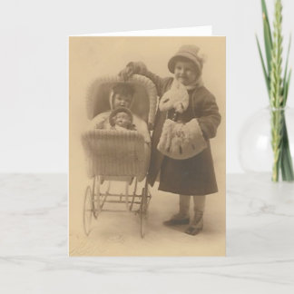 Mädchen mit ihrer Puppe im Kinderwagen Grußkarte Karte