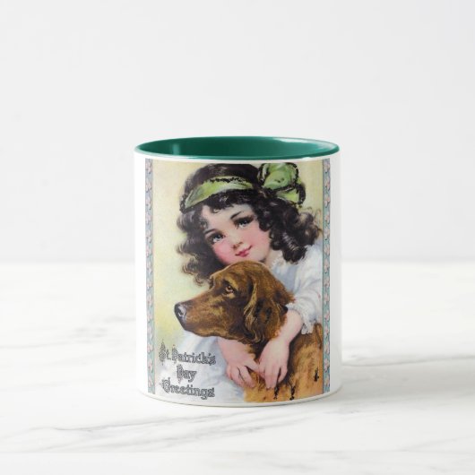 Mädchen mit Irish Setter Dog, Saint Patrick's Day Tasse (Zentrum)