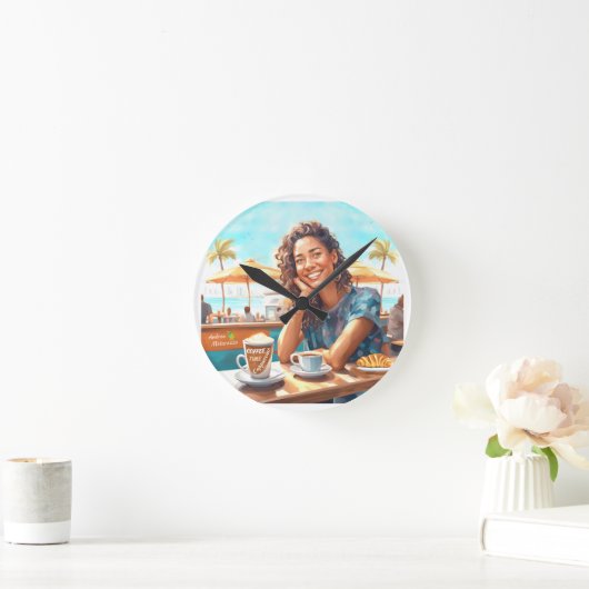 Mädchen mit Kaffeepause Runde Wanduhr (Zuhause)