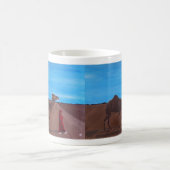 Mädchen mit Kamel Gemälde von Alfred Fox Kaffeetasse (Mittel)