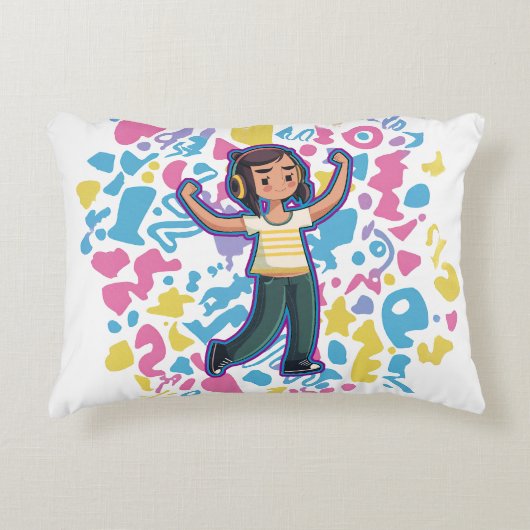 Mädchen mit Kopfhörern, die selbstbewusst spielen Dekokissen (Vorderseite)