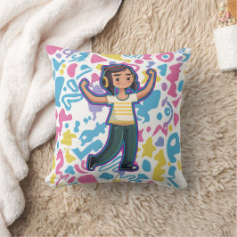 Mädchen mit Kopfhörern, die selbstbewusst spielen  Kissen