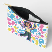 Mädchen mit Kopfhörern, die selbstbewusst spielen Zubehörtasche (Offen)