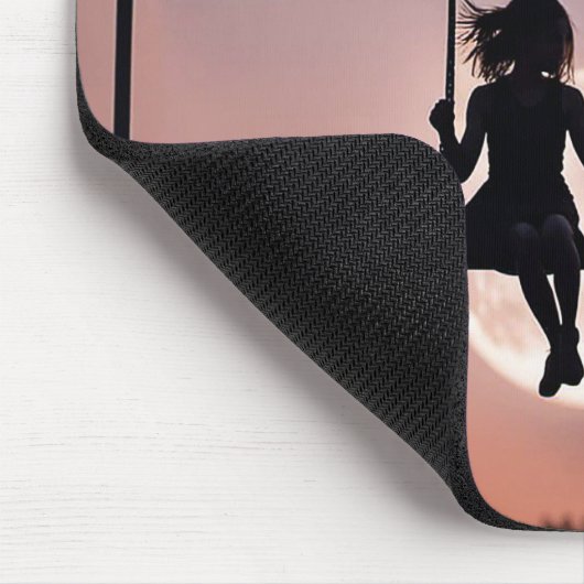 Mädchen mit Mond im Swing Mousepad (Ecke)