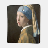 Mädchen mit Perlenohrring Keramikornament (Links)