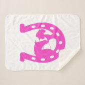 Mädchen mit Pferd und Western-Hut Hot Pink Horsesh Sherpadecke (Vorderseite (Horizontal))