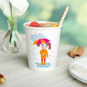 Mädchen mit Regenschirm an regnerischen Tagen für Pappbecher