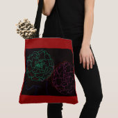 Mädchen mit Ringelblumen-Afro-Puffs Tasche (Von Nahem)