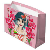 Mädchen mit roter Ribbon-Geschenktasche Große Geschenktüte (Rückseite Schrägansicht)