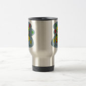 Mädchen mit Weihnachts-Geschenkboxen Reisebecher (Mittel)