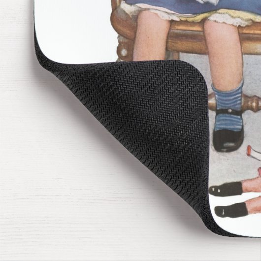 Mädchen-nähende Transportwagen Mousepad (Ecke)