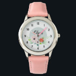 Mädchen Niedliche Blume mit Blumenwasser und Name  Armbanduhr<br><div class="desc">Dieses elegante und moderne,  blumengeschmückte Kinderdesign besticht durch niedliche Aquarellfarben-Blume und bietet Platz,  um den Mädchennamen in einem handgeschriebenen Schriftart zu schreiben. Das perfekte niedlich-rosa Geschenk für Ihre Kleinen.</div>