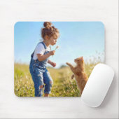 Mädchen pustet Löwenzahnsamen weg Mousepad (Mit Mouse)