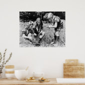 Mädchen sammeln Frösche, 1940er Poster (Küche)