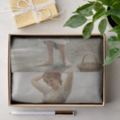 Mädchen sammeln Kies und Muscheln am Strand Seidenpapier (Geschenk)