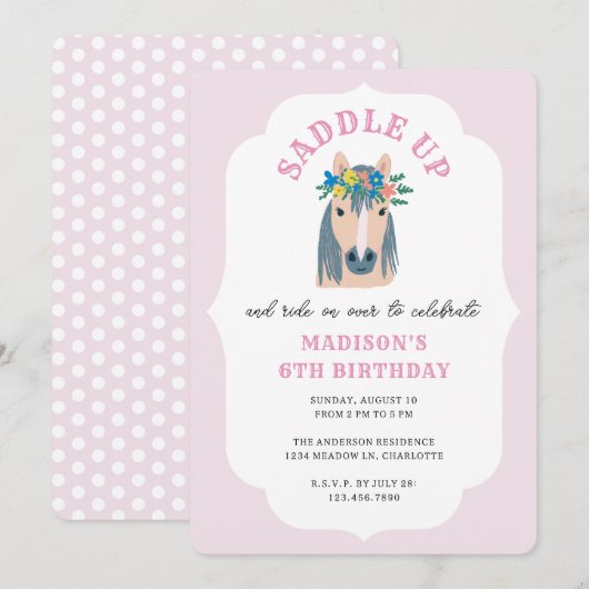 Mädchen sattelt auf rosa Pony Pferd Geburtstag auf Einladung (Vorne/Hinten)