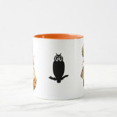 Mädchen schnitzt Halloween-Apfel Tasse (Zentrum)
