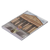 Mädchen sitzt vor Pantheon in Rom. Notizblock (Linke Seite)