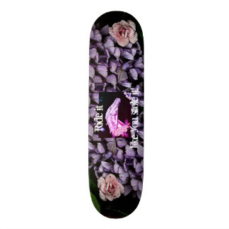 Mädchen Skateboard mit Pferd, Blumen
