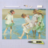 Mädchen Spazieren im Wasser am Meer Seidenpapier (Handwerk)