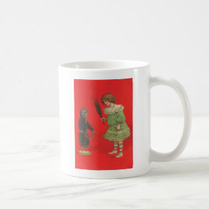 Mädchen spielen mit Krampuspuppe Kaffeetasse