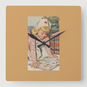 Mädchen spielt Krankenschwester - Retro Quadratische Wanduhr