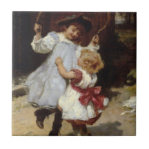 Mädchen springen mit einem Skipferd