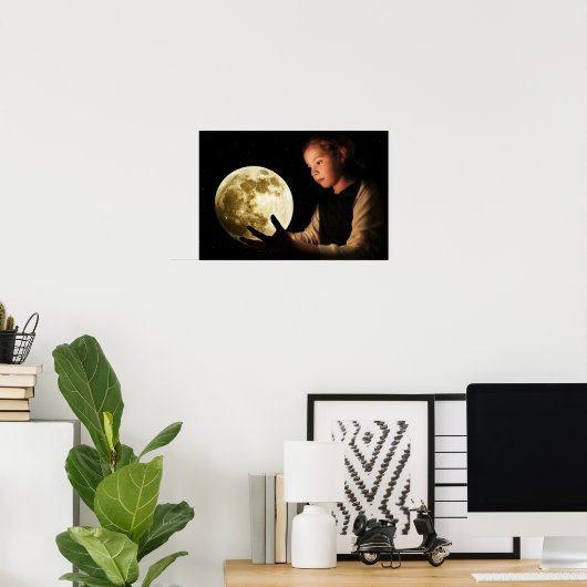 Mädchen starrt auf den Mond Poster (Heimbüro)