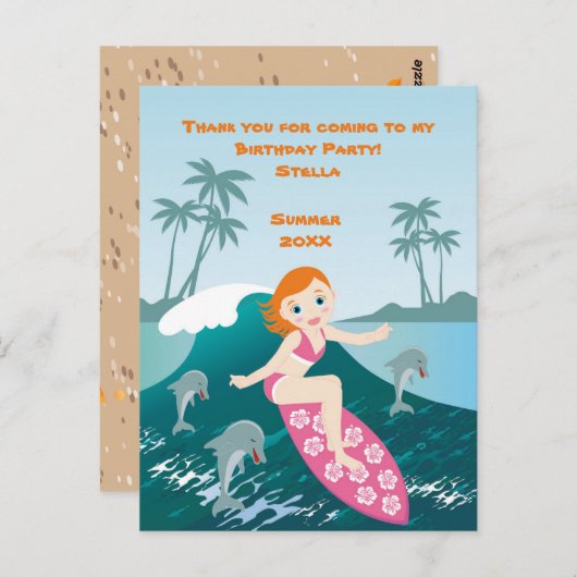 Mädchen surft große Welle mit Delphinen Postkarte (Vorne/Hinten)