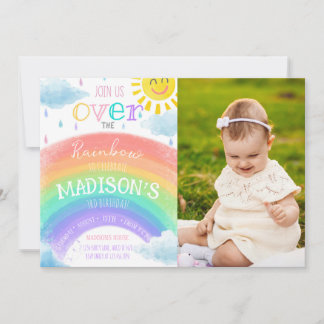 Mädchen über dem Regenbogen farbenfrohe Geburtstag Einladung