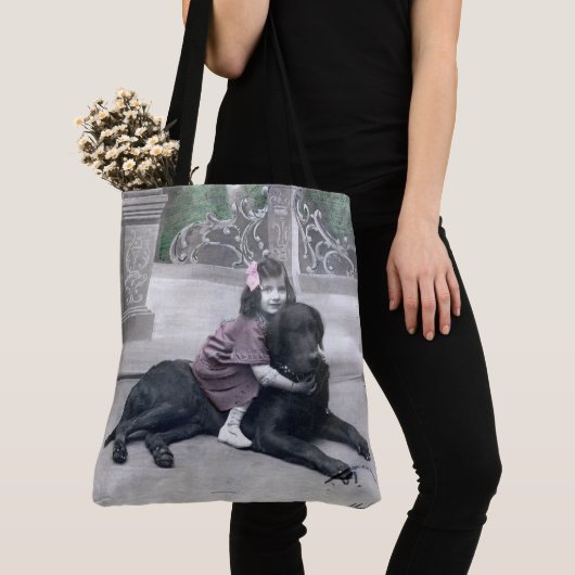 Mädchen und ihr Hund Tasche (Von Nahem)