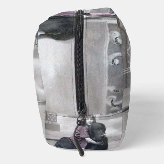 Mädchen und ihr Hund Waschbeutel (Rechts)